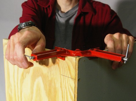 Assembling the art-cart